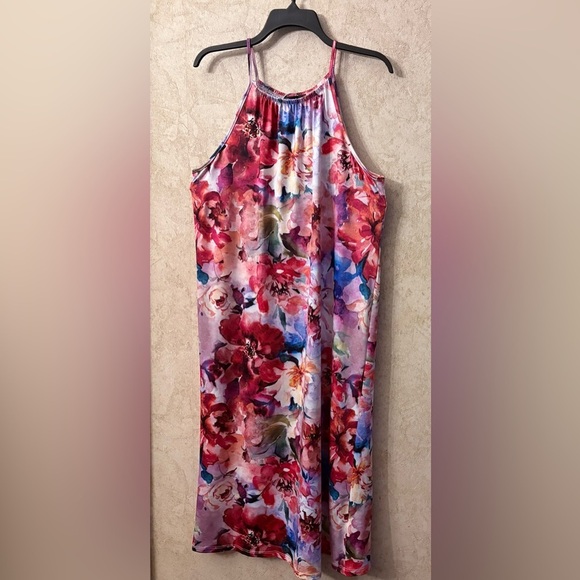 bebe Floral Dress - Picture 2 of 4